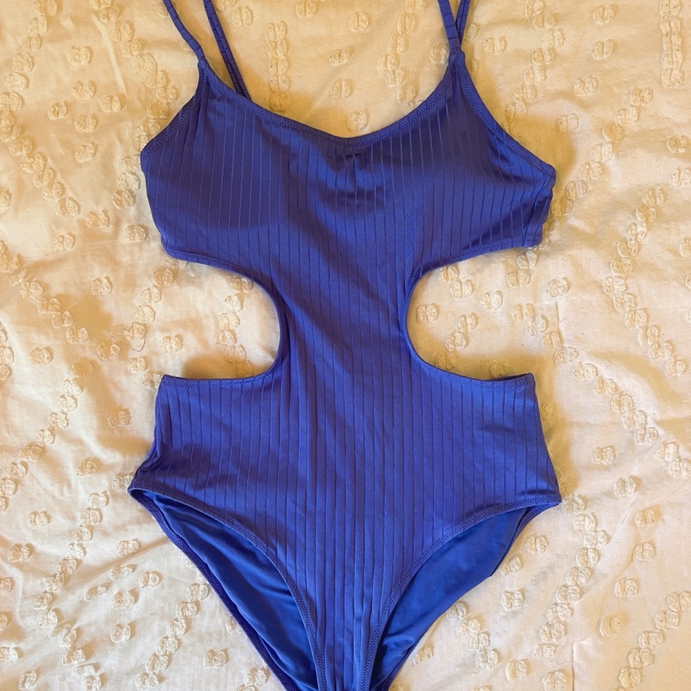 Aerie cutout one piece swim suit